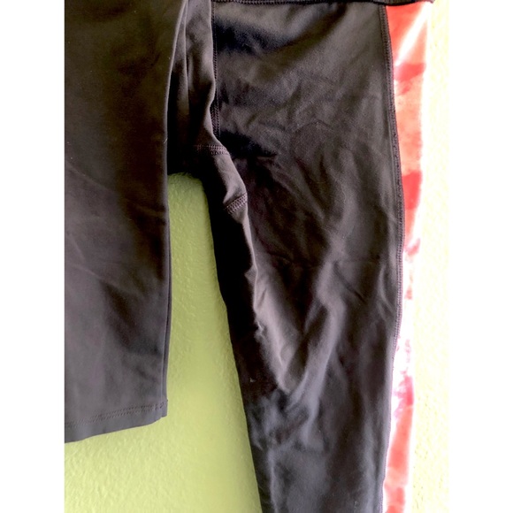 High Waisted Athletic Capri Leggings - Picture 5 of 6